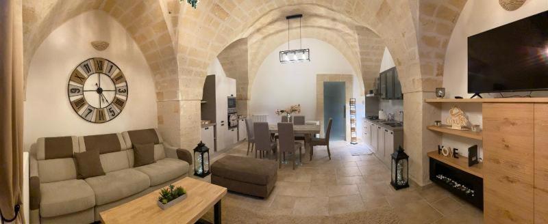Lata Luxury Home Casa Vacanze Бриндизи Екстериор снимка